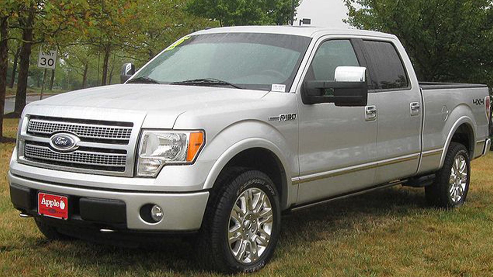 2010 Ford F150 - Front 3/4 angle